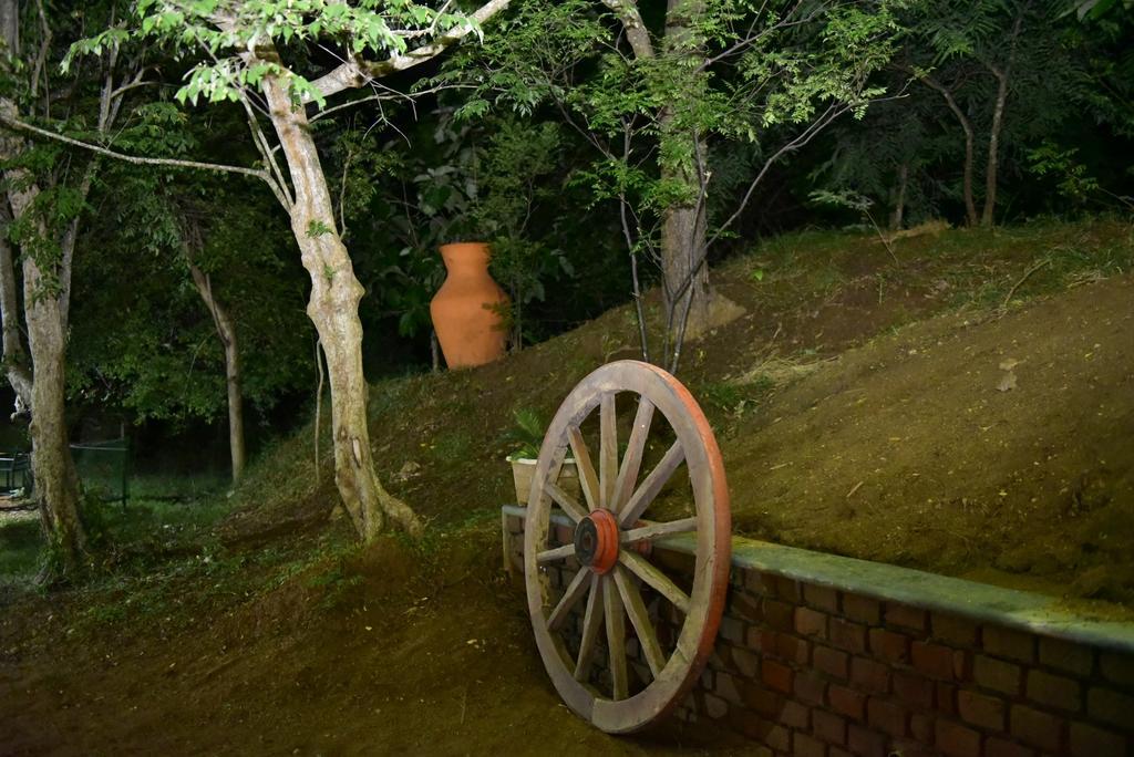 Wildescape Polonnaruwa Villa Exteriör bild